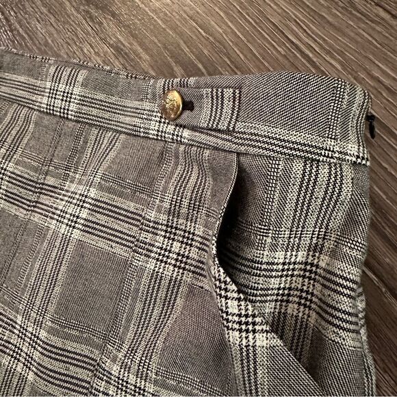 Banana Republic Pleat Skirt - Picture 7 of 7